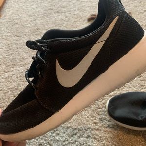 Women’s Nike Roshe Runs